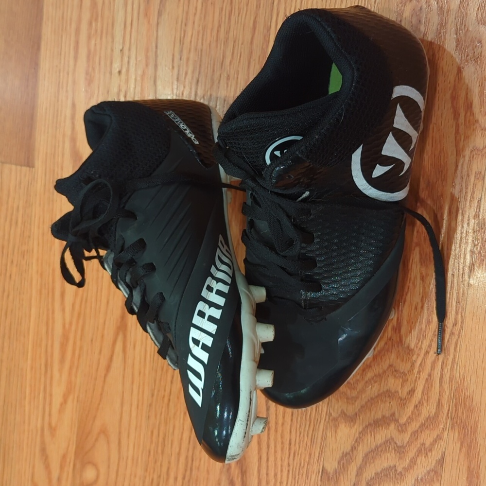 Boys Warrior burn9.0 lacrosse cleats